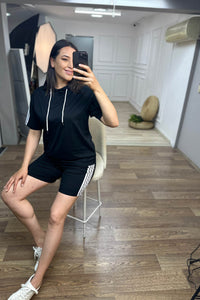 Trening dama marimi mari cu dungi si pantaloni scurti 3768-23