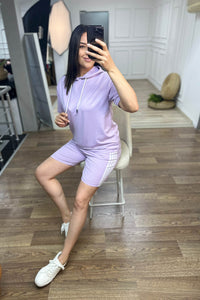 Trening dama marimi mari cu dungi si pantaloni scurti 3768-23