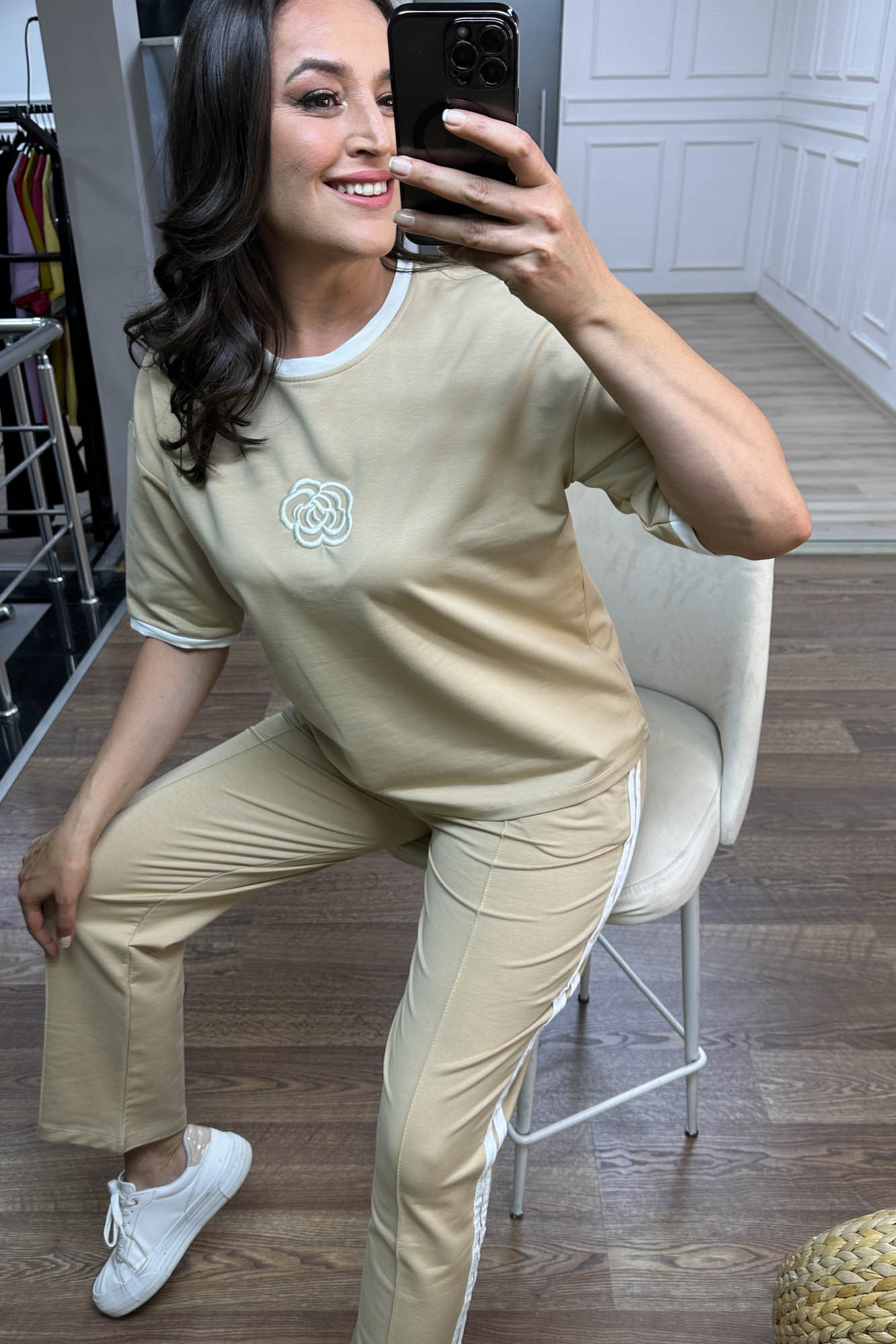 Női plus size melegítő virágmintával 3807