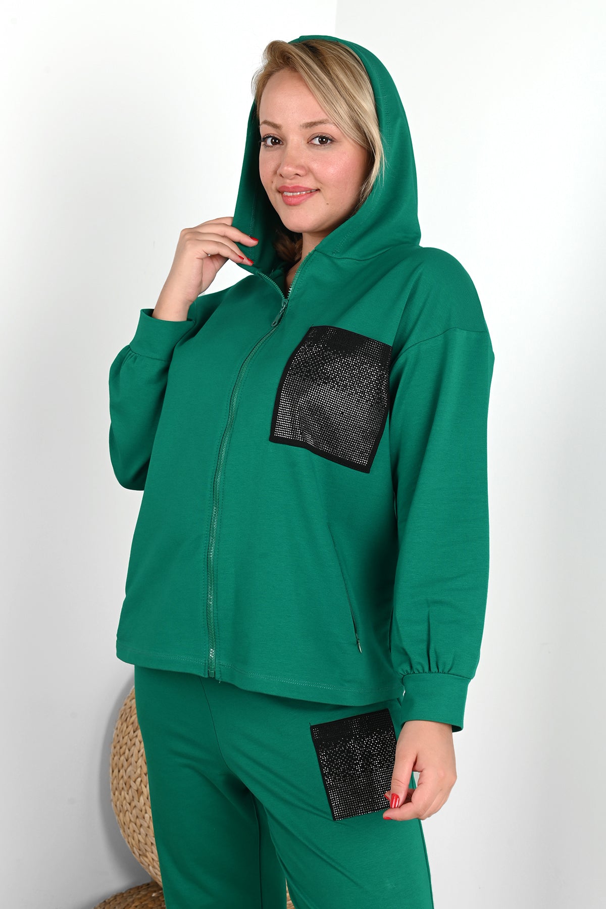 Női plus size melegítő zsebbel 8039
