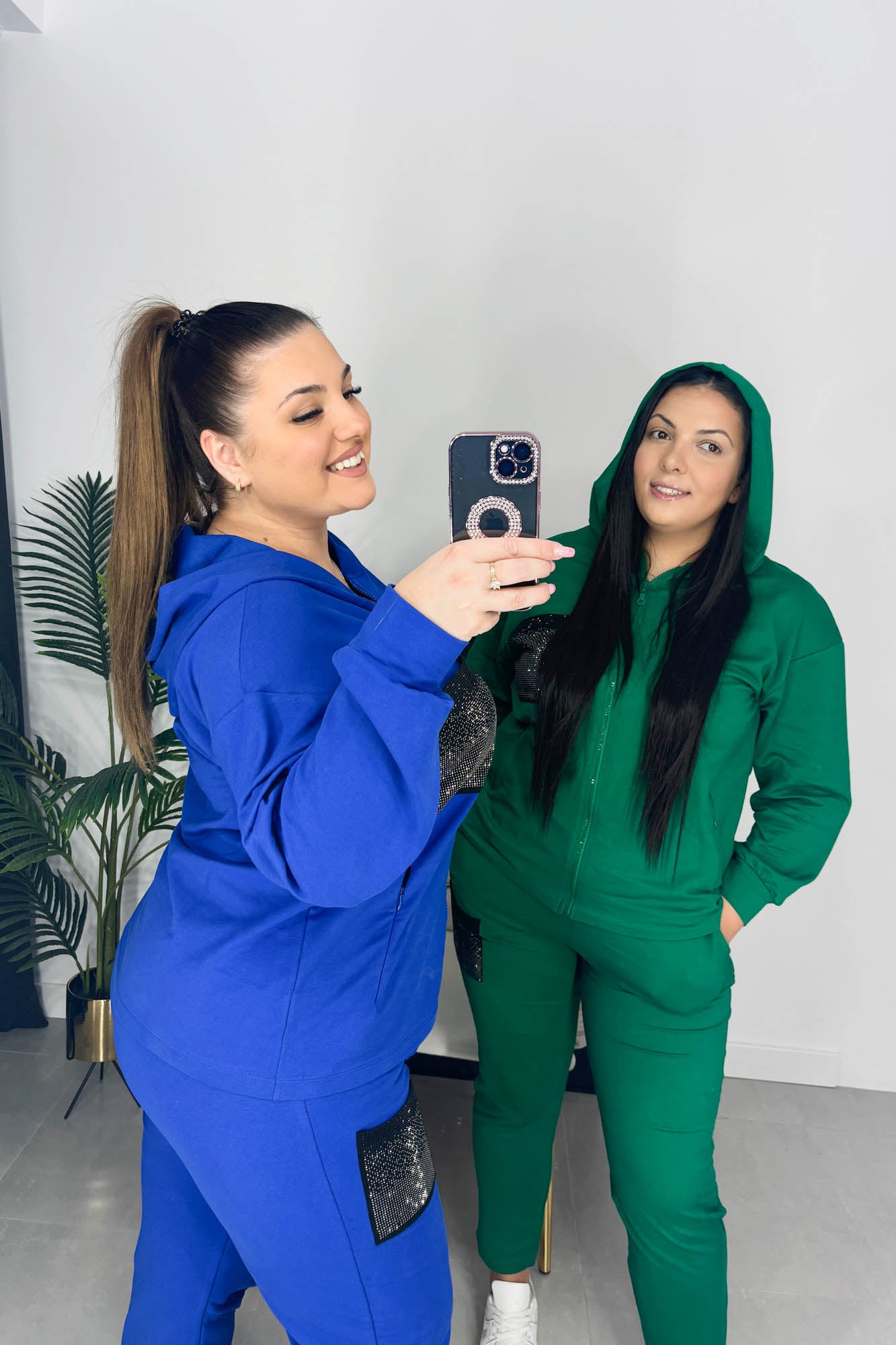 Női plus size melegítő zsebbel 8039