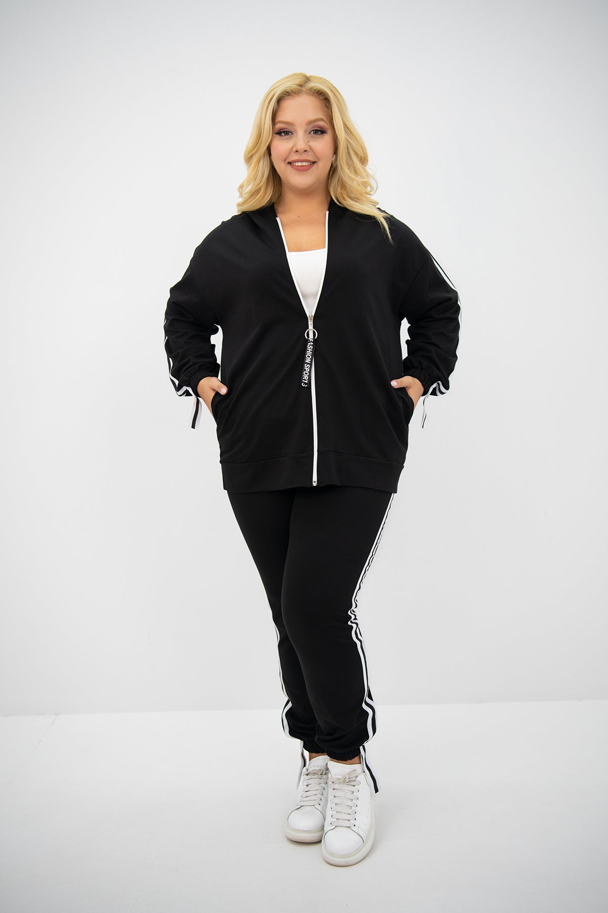 Női plus size melegítő cipzárral 8136