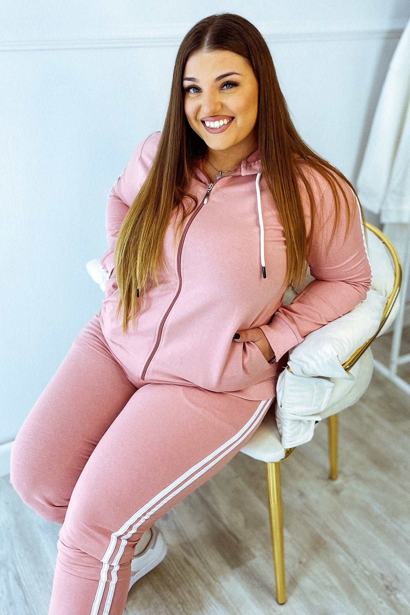 Női plus size kapucnis melegítő 8880