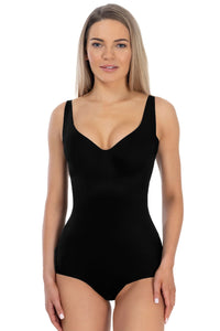 Csipkés alakformáló body 137