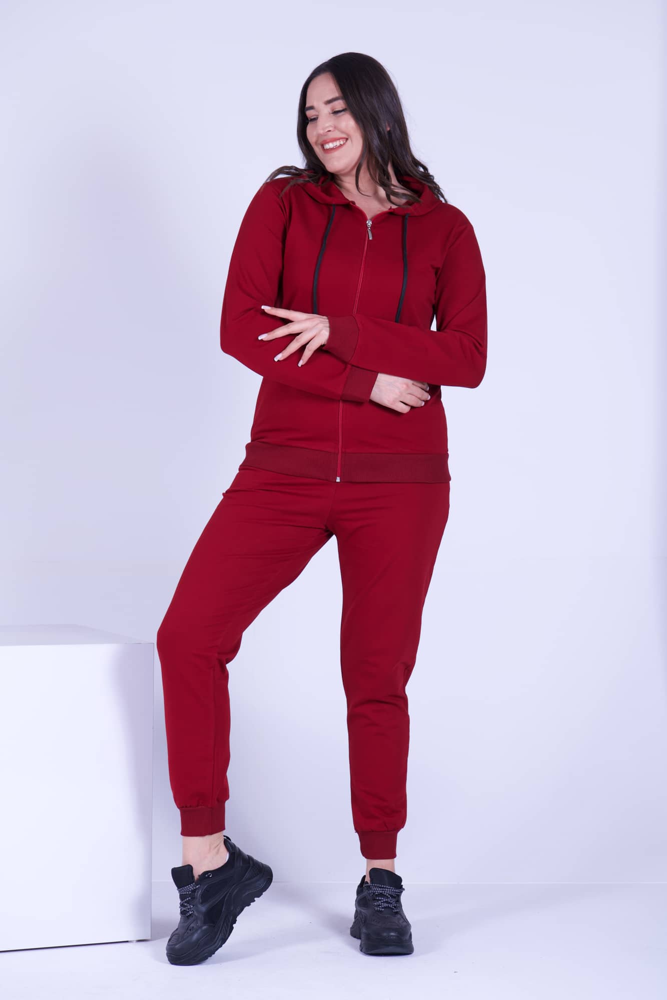 Női melegítőruha plus size egyszerű kapucnival 8500